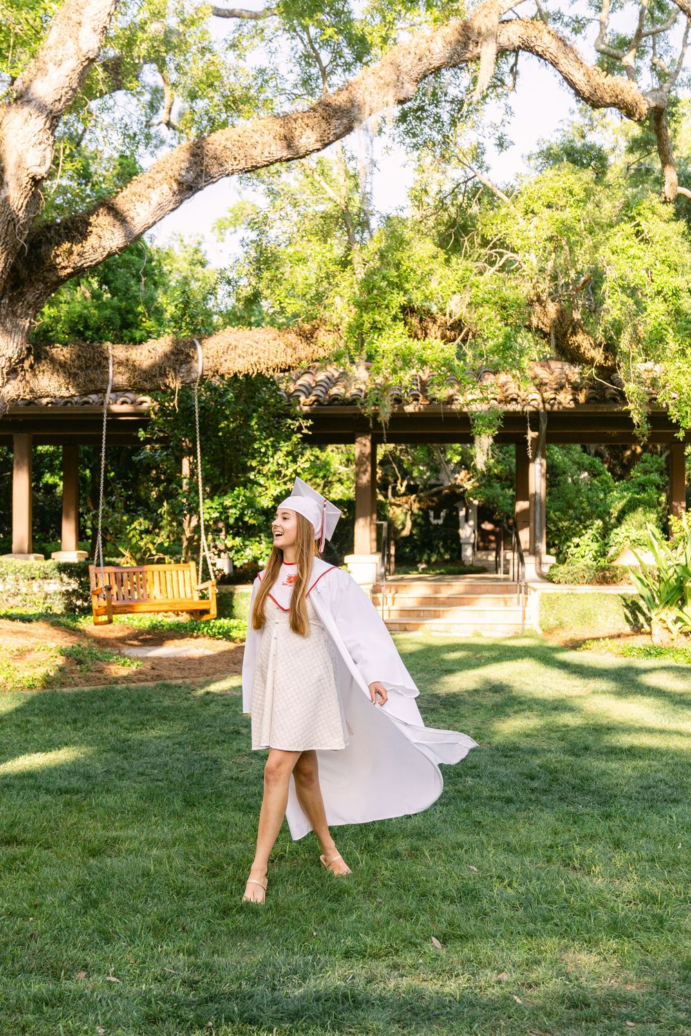 Senior picture inspiration from Gabi's Sea Island senior photography experience with Lindy Rebro