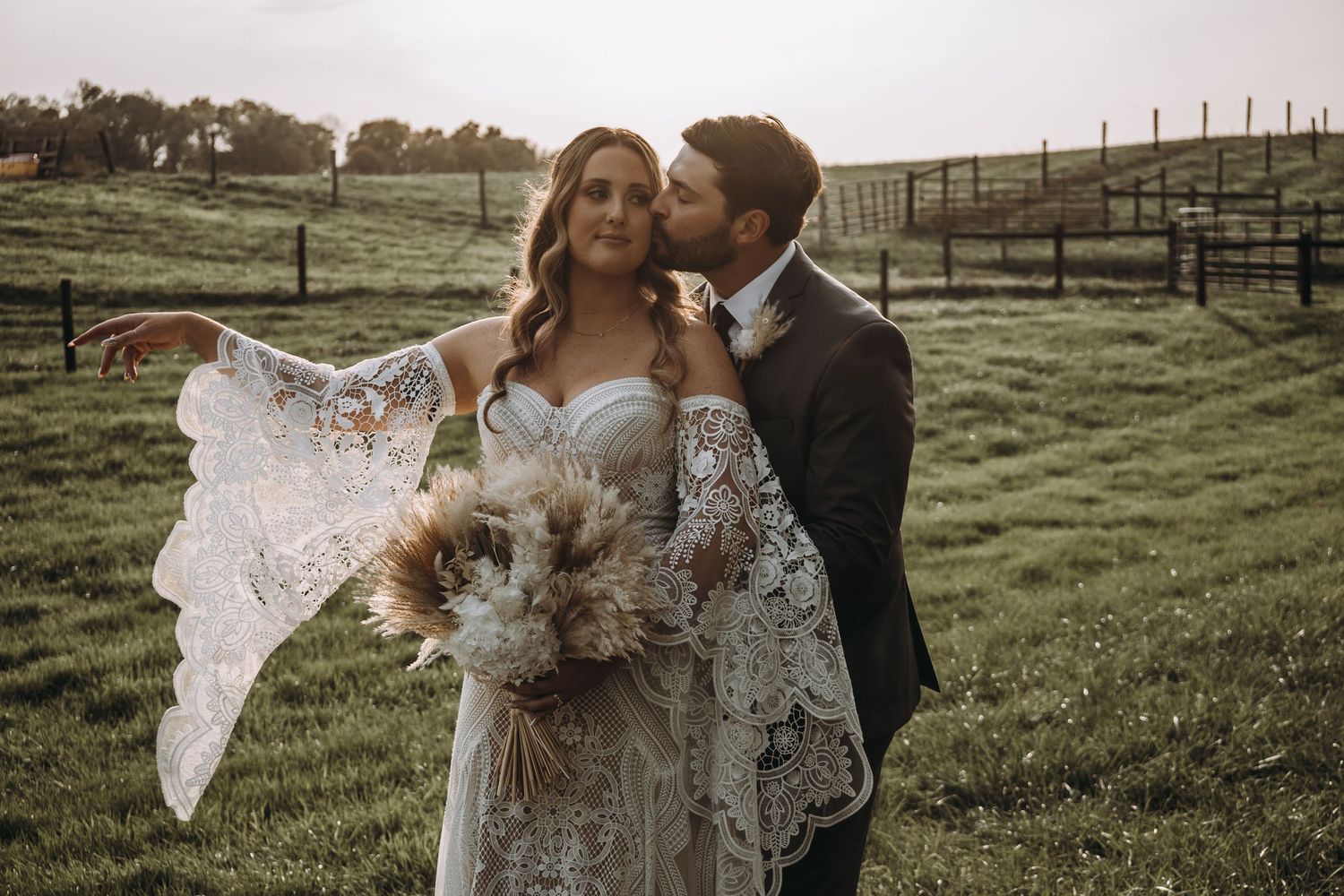 Bridal Portraits, Downtown Cleveland, The Hyatt Regency Arcade, Vintage Wedding