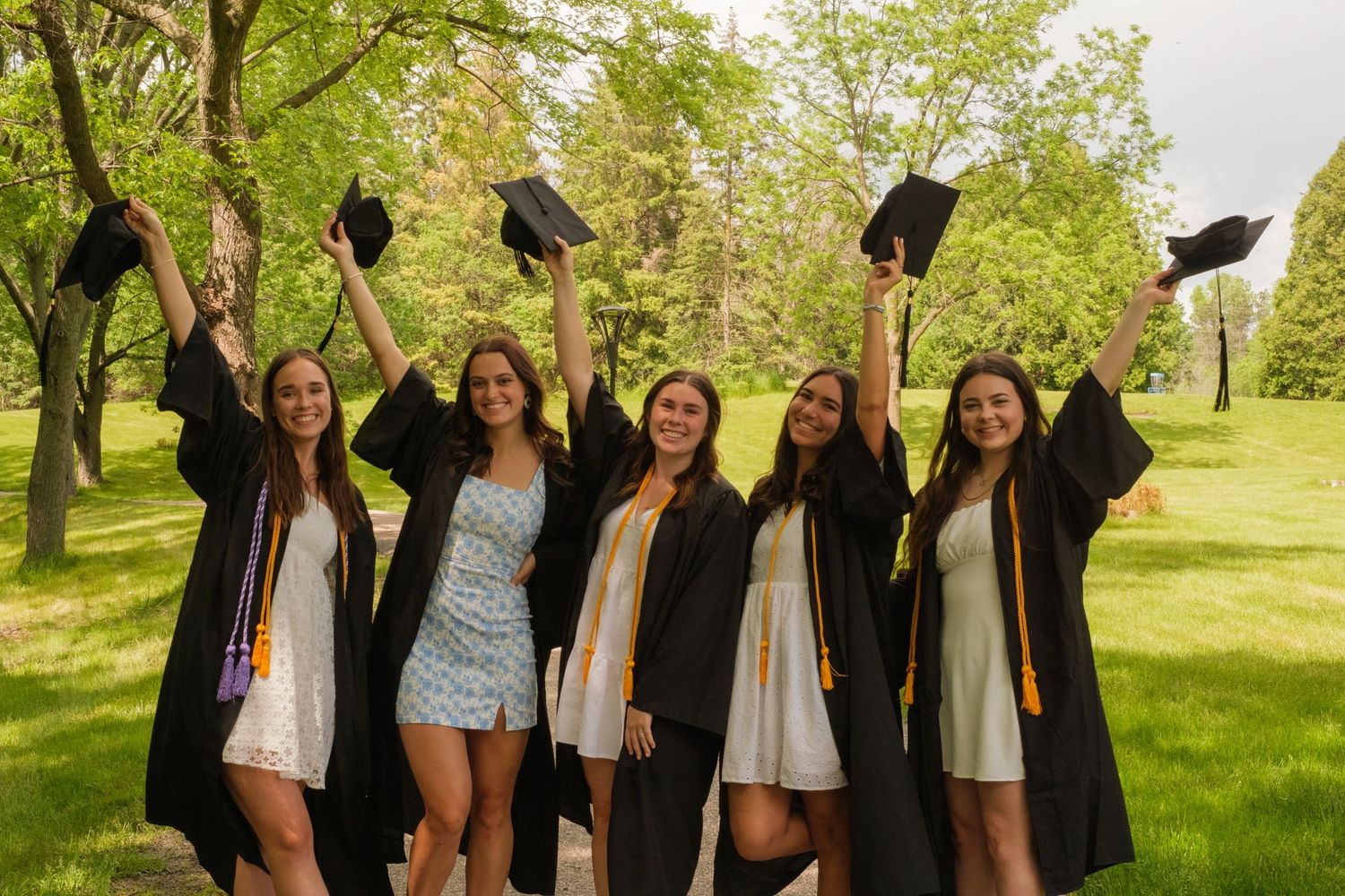 Senior photo session with Bethel University graduates