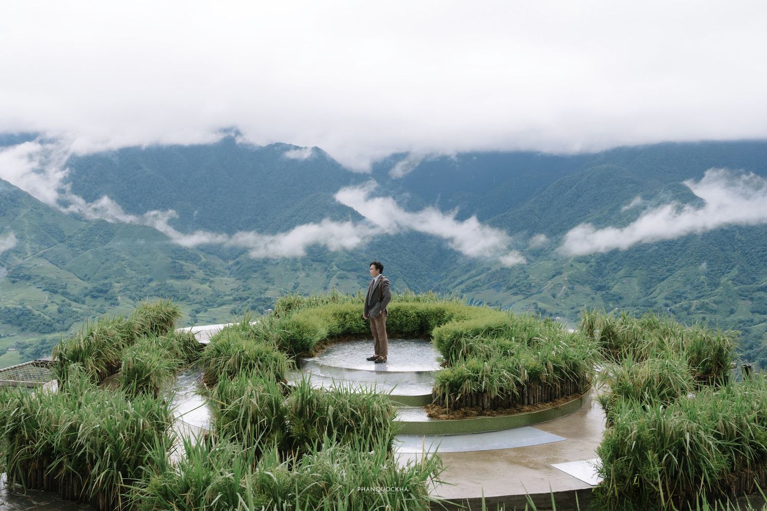 Sapa wedding photographer – Linh & Daniel elopement amidst misty rice terraces at Ville de Mont