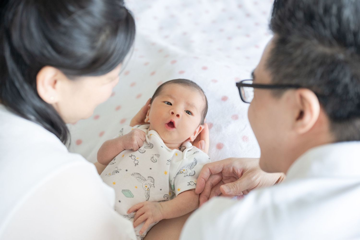 Newborn photography Toronto with parents
