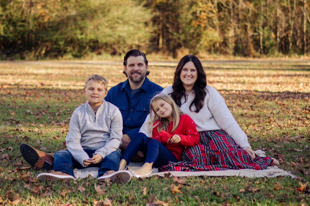 Eastern North Carolina Portrait Photographer specializing in solos, families, milestones, and mini sessions with true-to-life color.