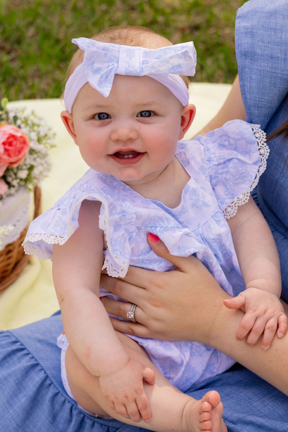 Eastern North Carolina Portrait Photographer specializing in solos, families, milestones, and mini sessions with true-to-life color.