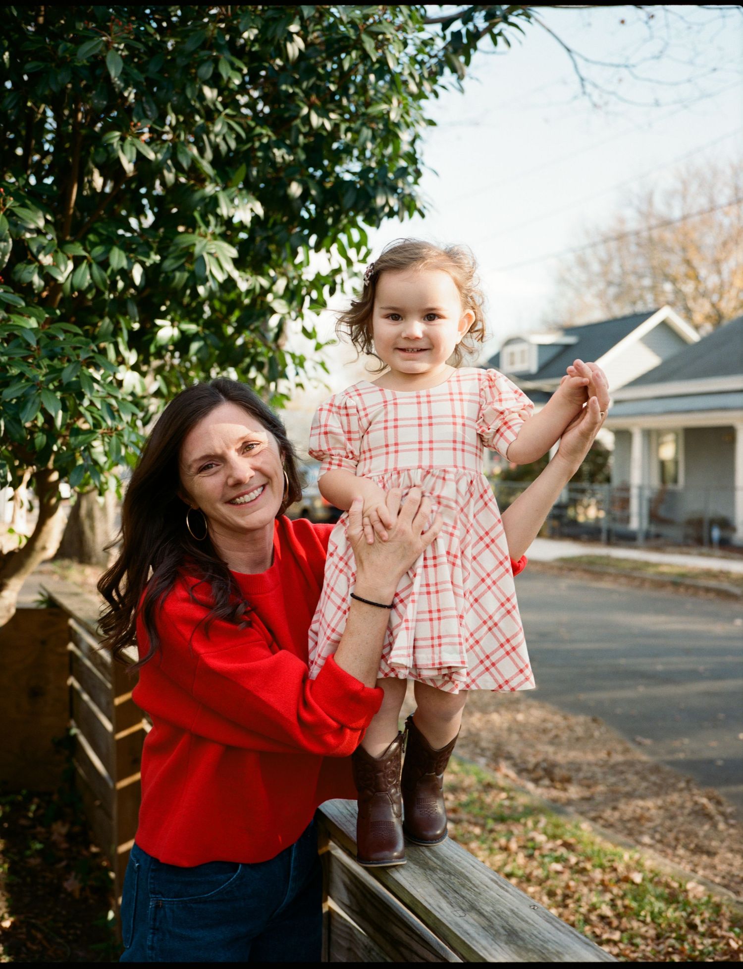 Family photographer in Richmond, Virginia. Family photography on film. Soulful family photography. Documentary style family photos.