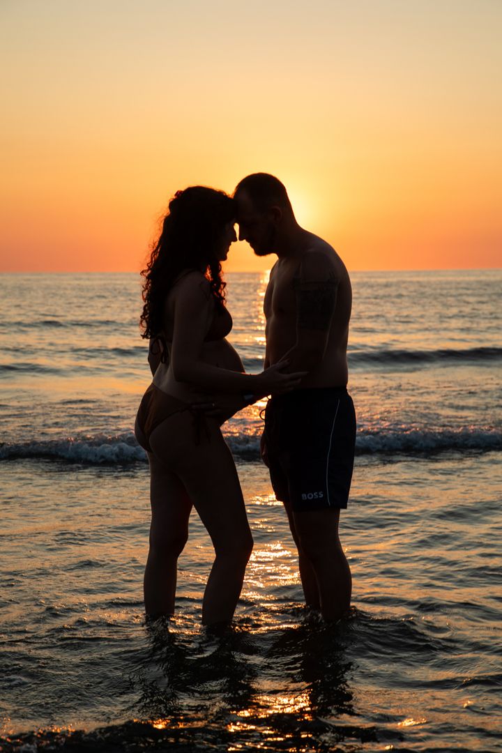 séance photo extérieur grossesse couple plage photographe Corse Venzolasca Bastia Borgo Folelli Moriani Cap Ile Rousse Saint Florent Aleria