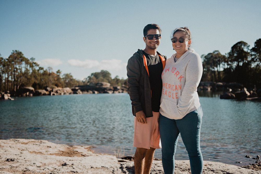 Imagen de conexión y amor, parte de la inspiración detrás de mi fotografía de bodas en Mazatlán.
