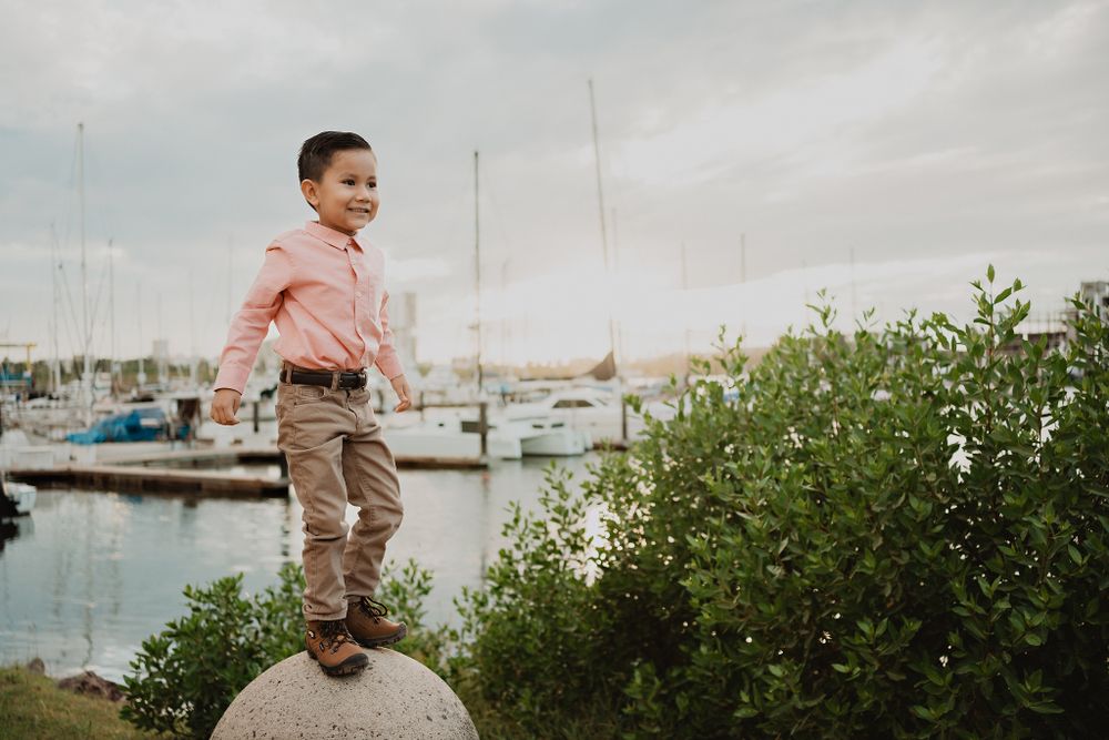 Momentos familiares que inspiran mi fotografía de bodas y retratos en Mazatlán.