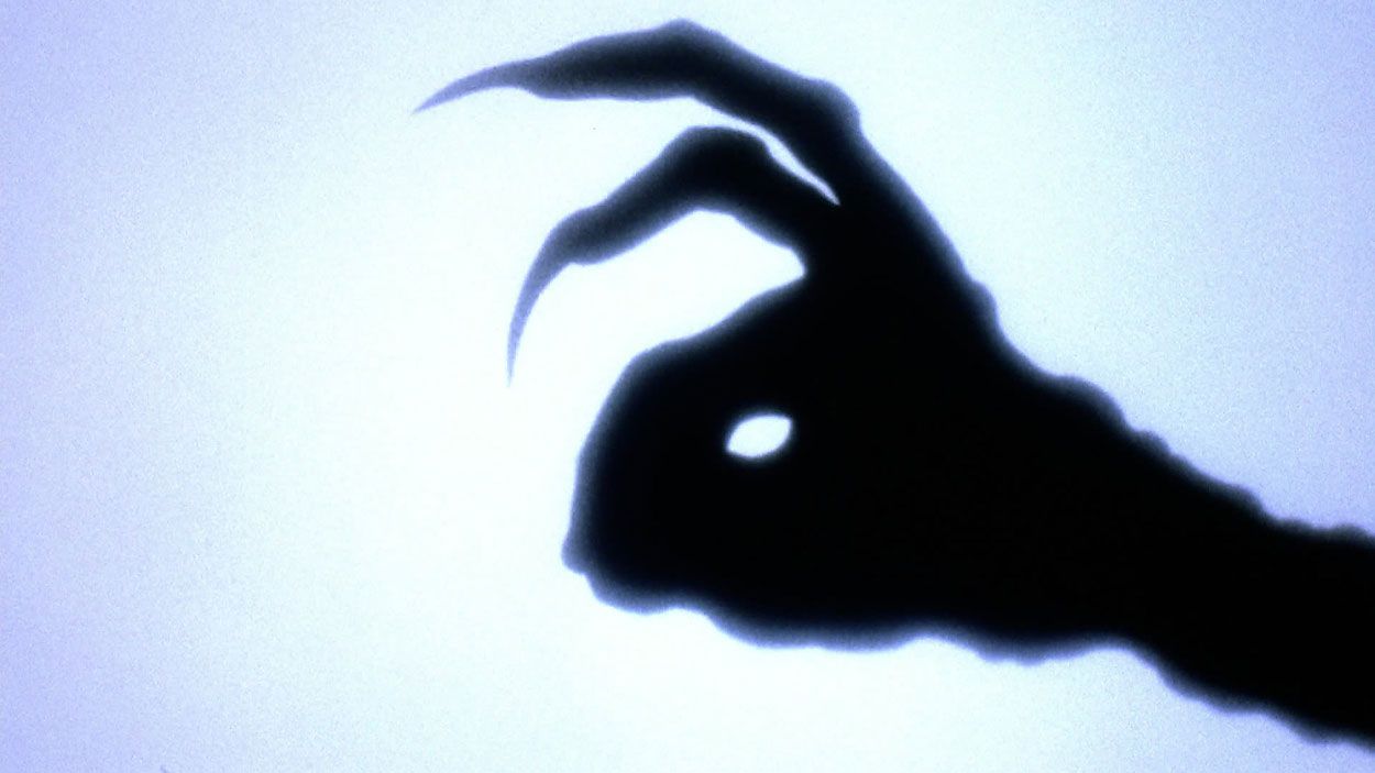 Gremlins 2 film break - Gremlin shadow puppet