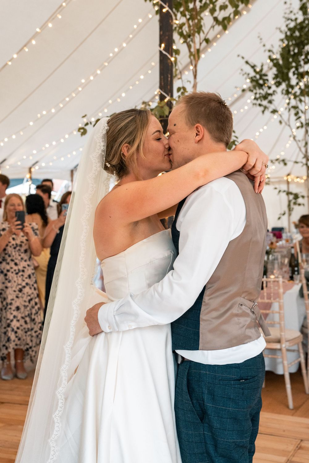 SUFFOLK WEDDING PHOTOGRAPHY - MARQUEE GARDEN WEDDING SUFFOLK