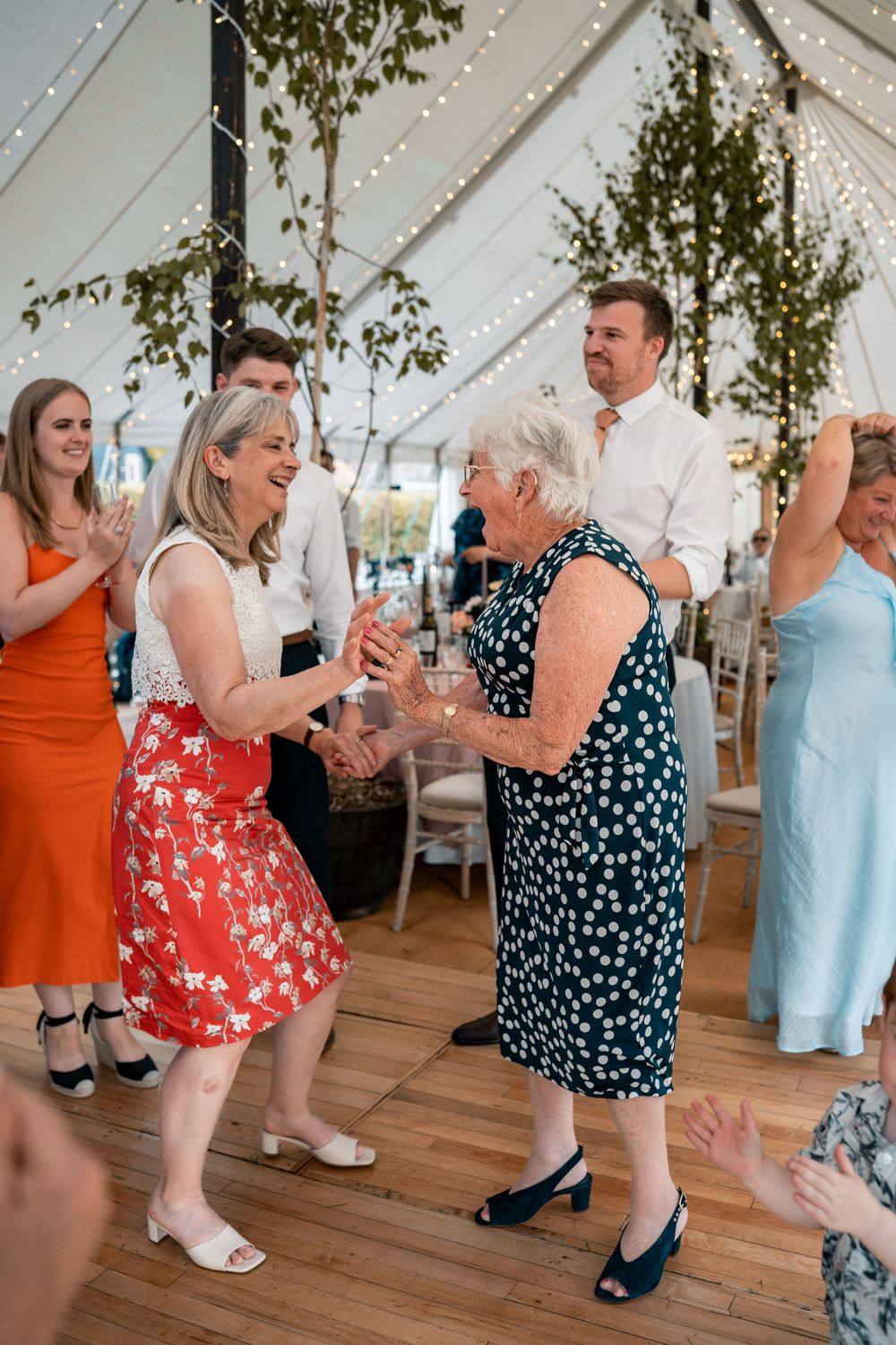 SUFFOLK WEDDING PHOTOGRAPHY - MARQUEE GARDEN WEDDING SUFFOLK