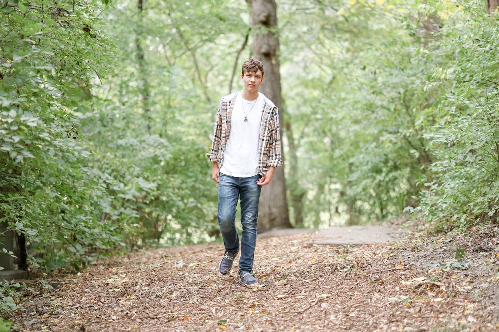 Central, IL Photographer captures a senior during a photo session at Lincoln Park in Springfield, IL
