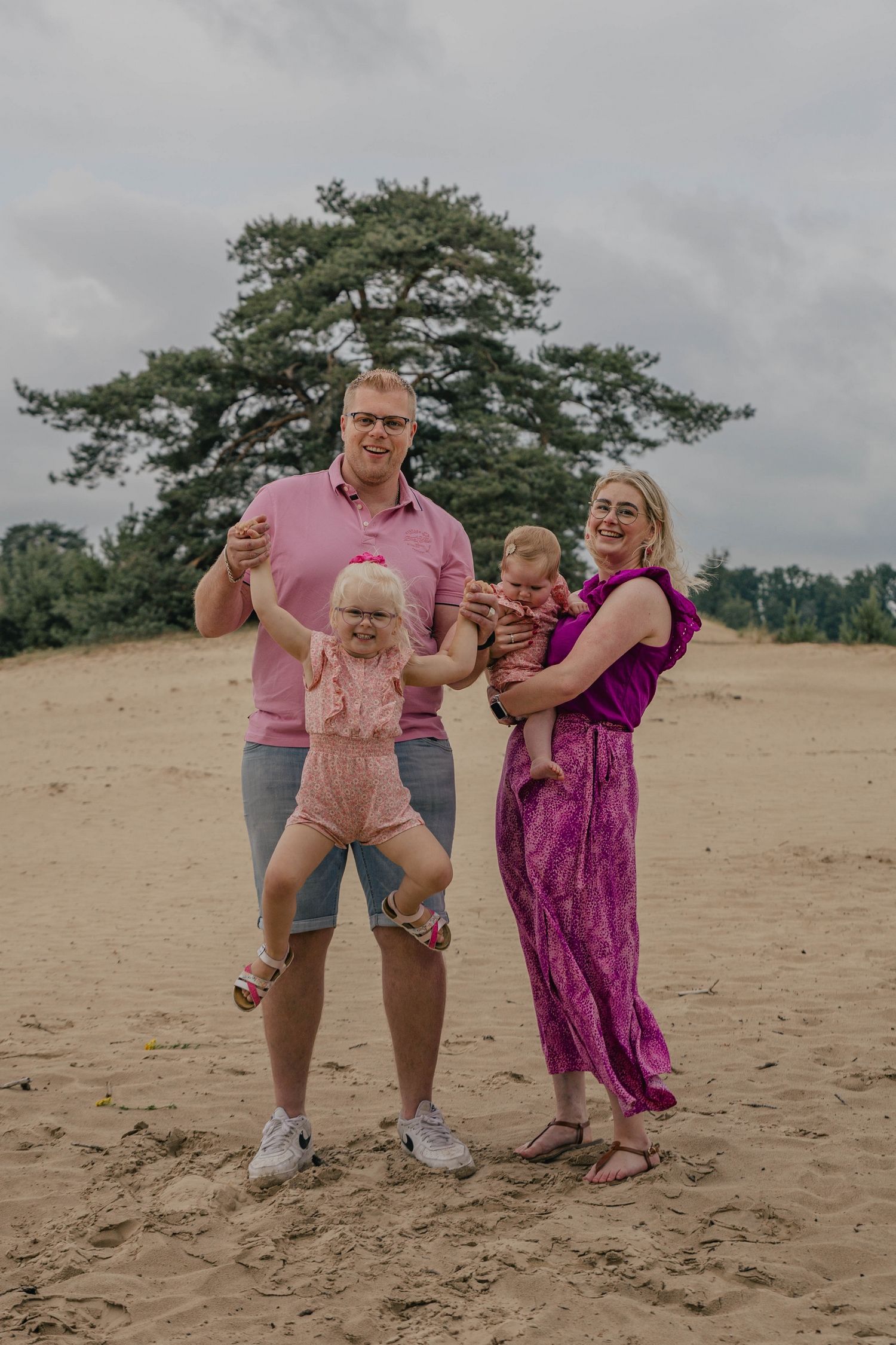 Fotograaf Friesland kale duinen appelscha natuurlijk spontaan groepsfoto's en individuele portretten kinderen grote groepen verbinding