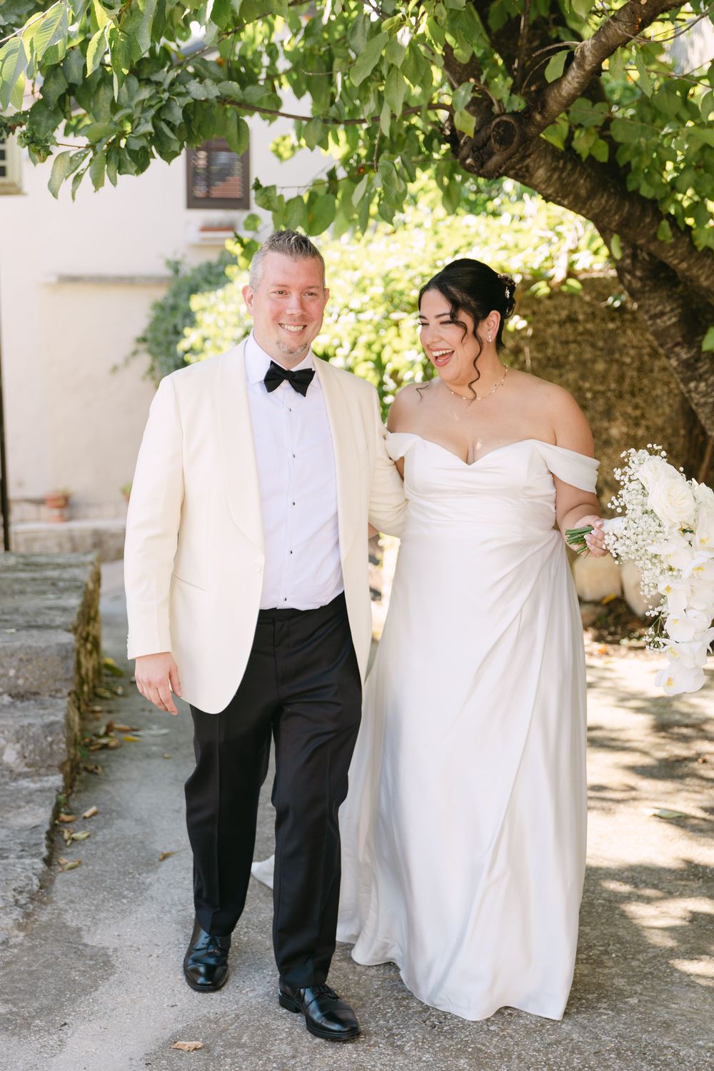 Authentic wedding moments in Croatia by a professional wedding photographer and videographer – Dubrovnik to Zagreb.