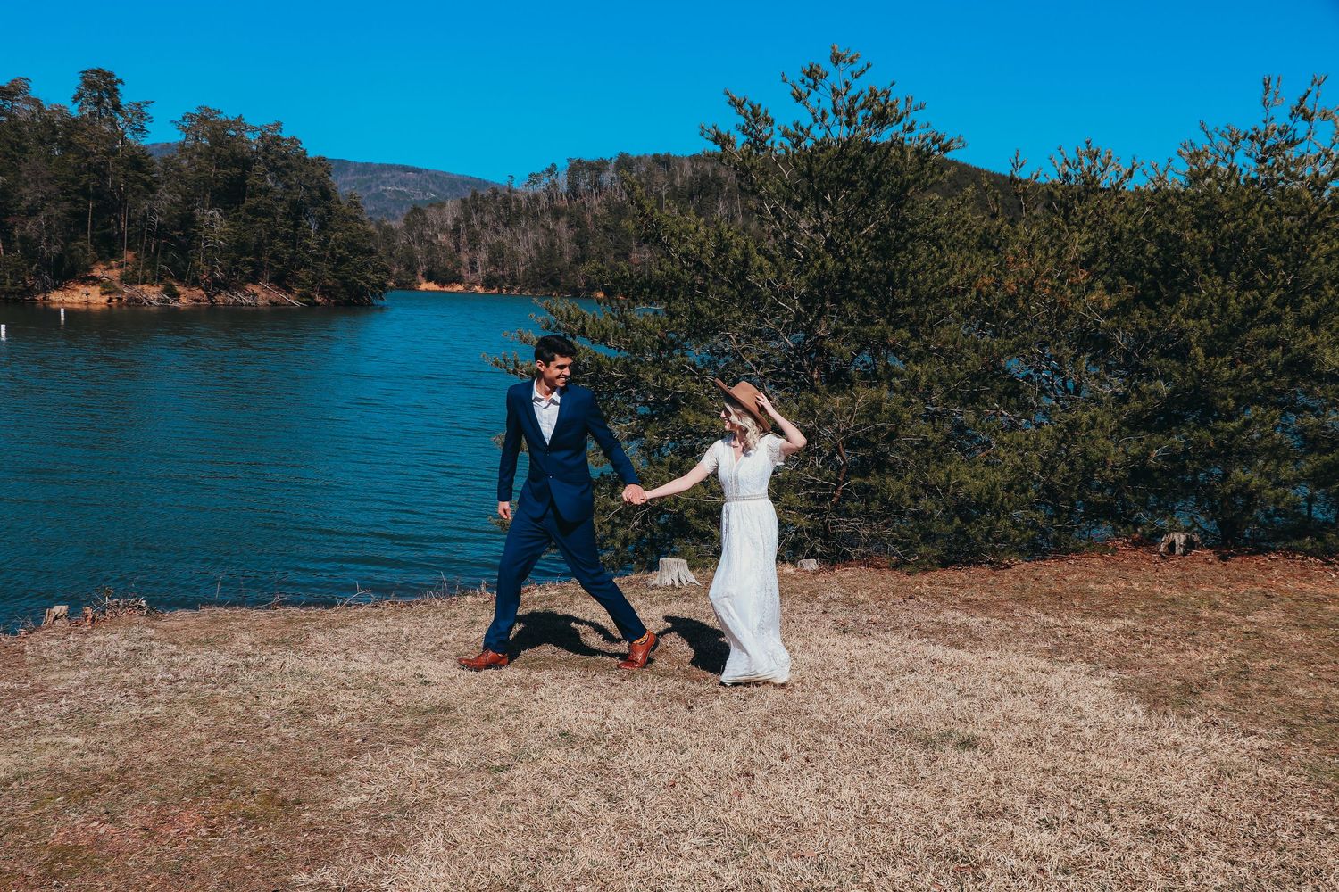 Elopement photography in Kentucky with candid storytelling moments