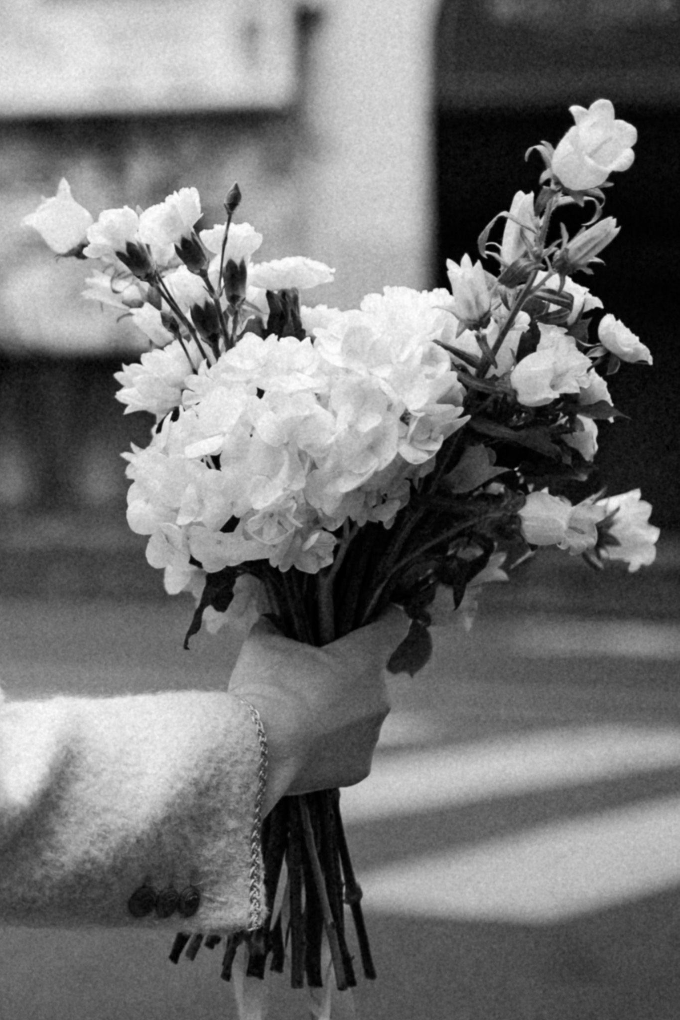 bouquet de mariée noir et blanc élégant