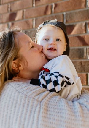 Front porch mommy and me session, Lifestyle Session, Family Photographer, Belleville Photographer, Prince Edward County Photographer