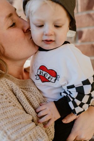Front porch mommy and me session, Lifestyle Session, Family Photographer, Belleville Photographer, Prince Edward County Photographer
