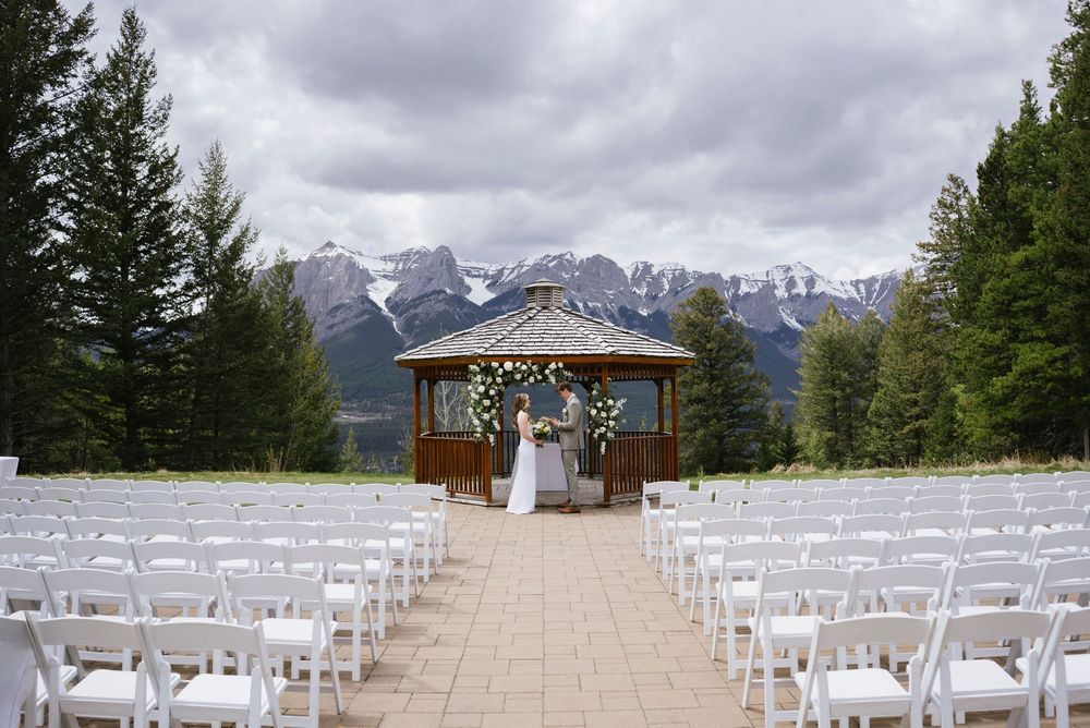 Silvertip Resort Canmore Wedding
Canmore Wedding Photographer