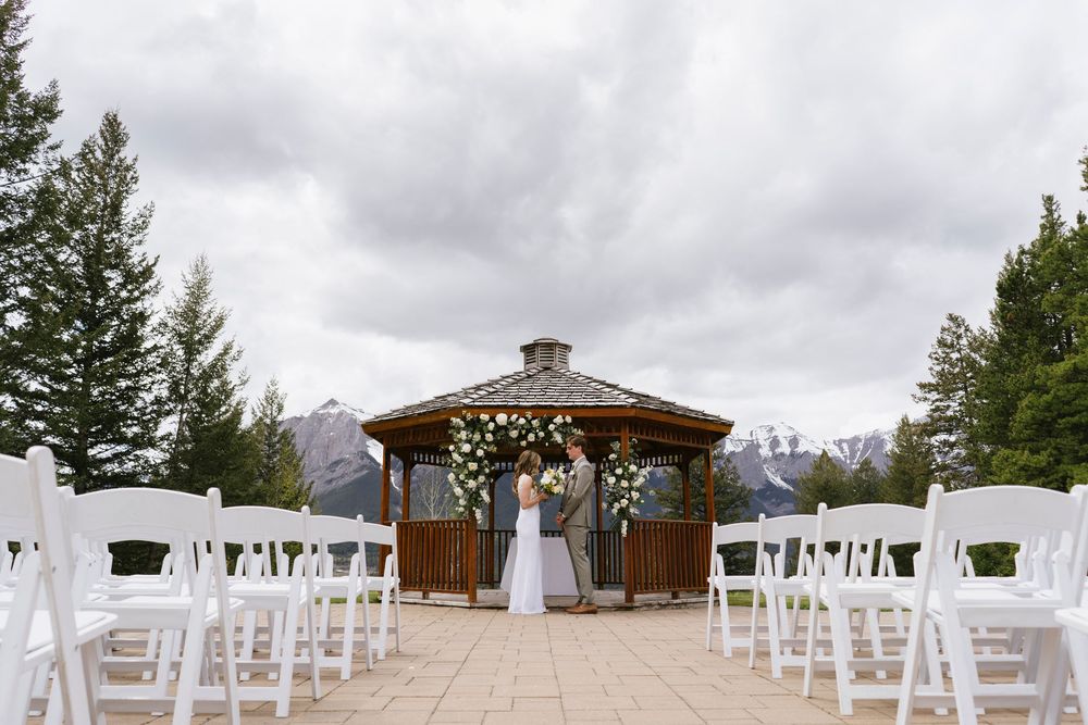 Silvertip Resort Canmore Wedding
Canmore Wedding Photographer