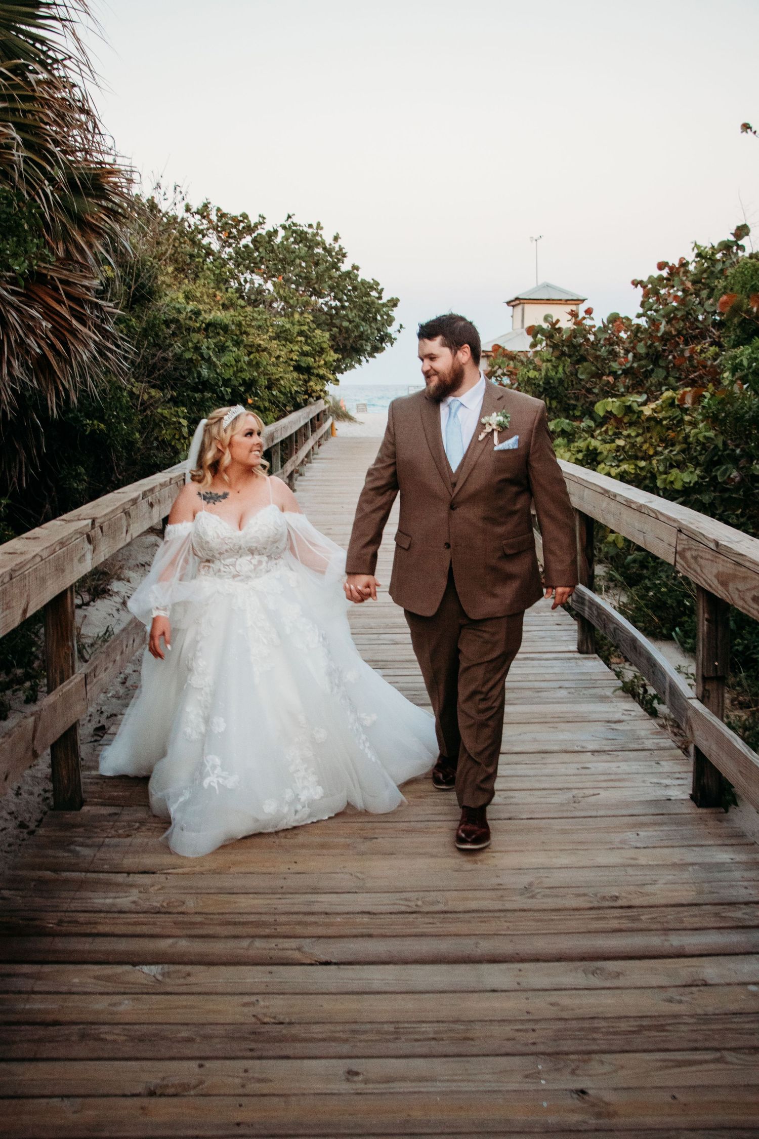 Kentucky wedding photography with candid couple moments