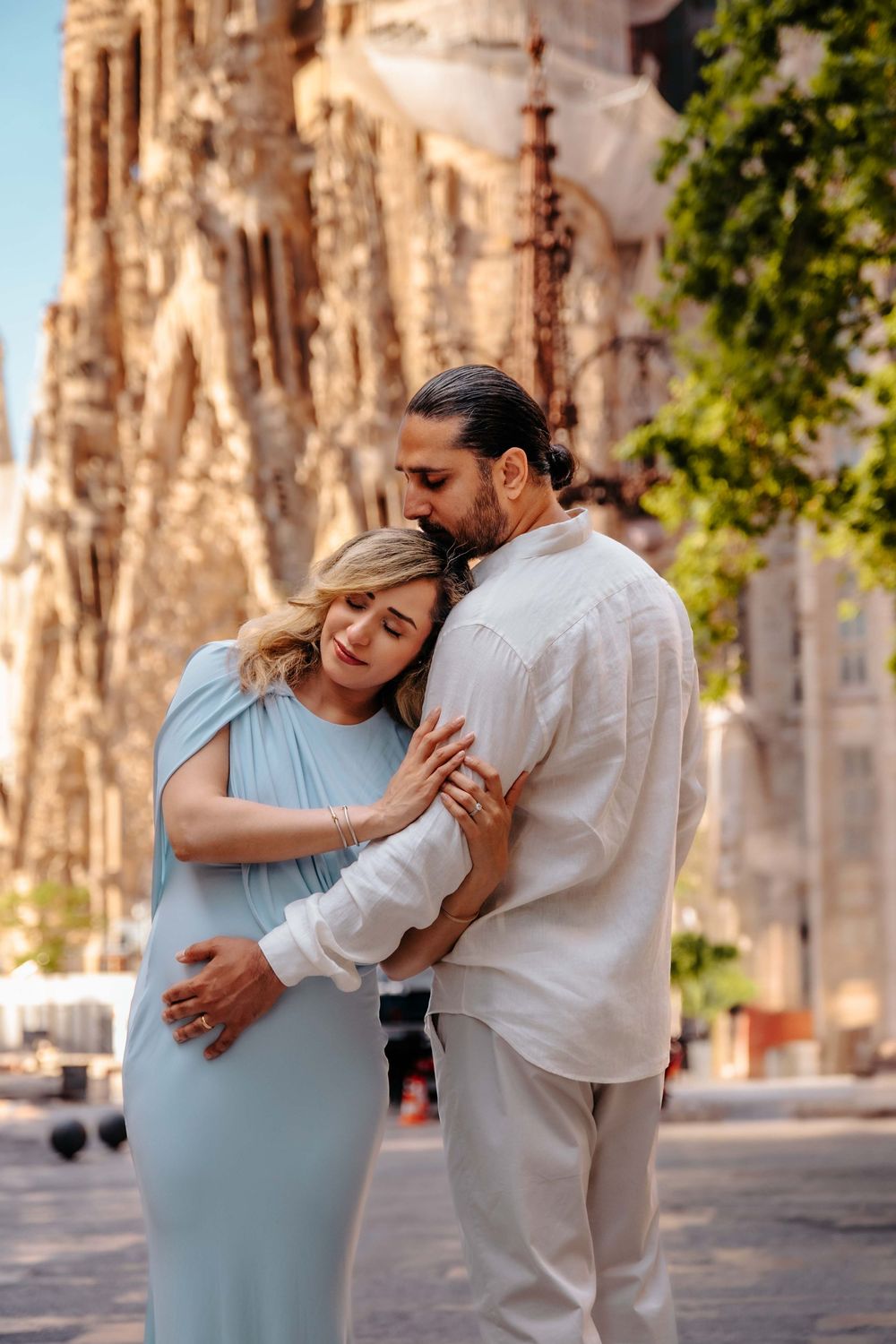 Candid maternity couple Old City