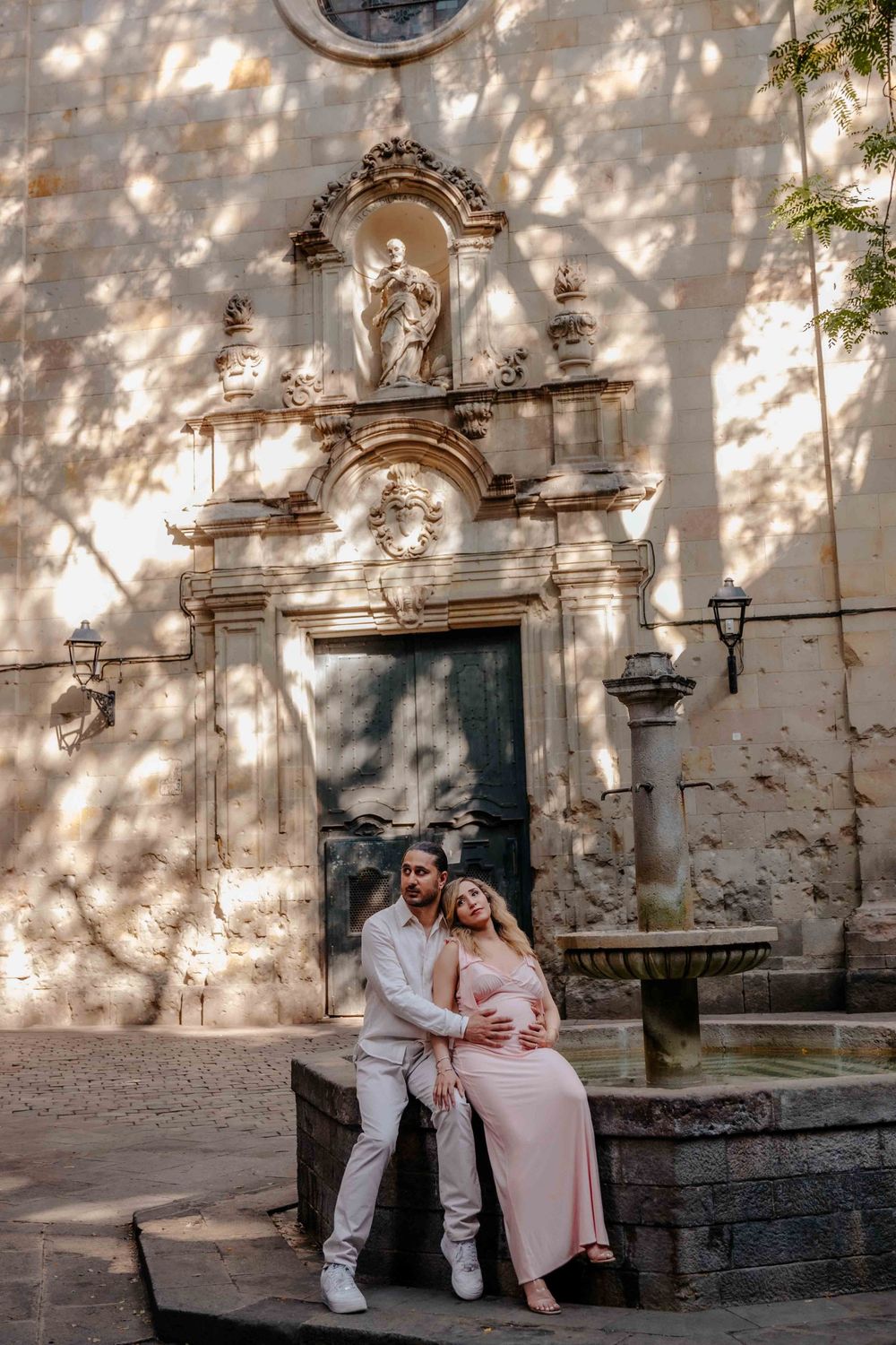 Golden hour maternity photography Barcelona