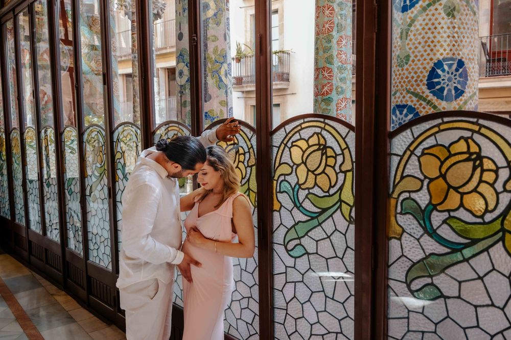 Candid maternity portraits Old City