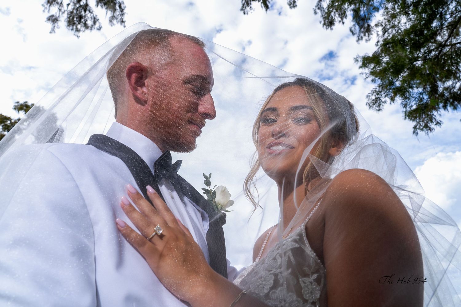Professional wedding and engagement photography in Tampa, Wesley Chapel, Carrollwood, Brandon, Westchase, Temple Terrace, Davis Islands, Cle