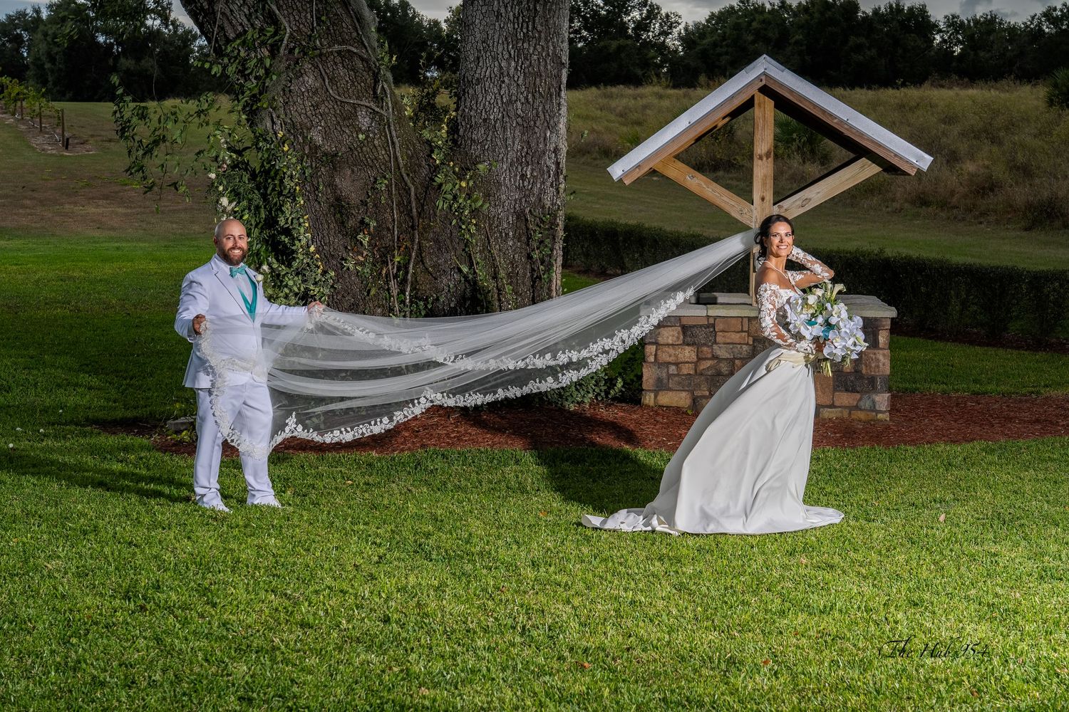 Professional wedding and engagement photography in Tampa, Wesley Chapel, Carrollwood, Brandon, Westchase, Temple Terrace, Davis Islands, Cle