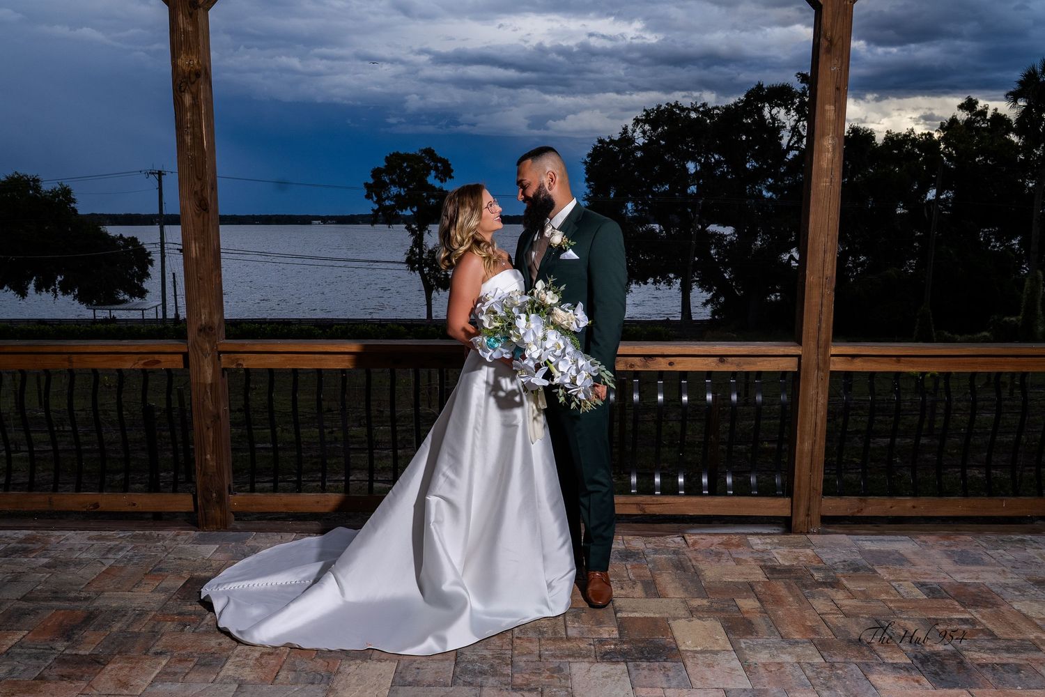 Professional wedding and engagement photography in Tampa, Wesley Chapel, Carrollwood, Brandon, Westchase, Temple Terrace, Davis Islands, Cle