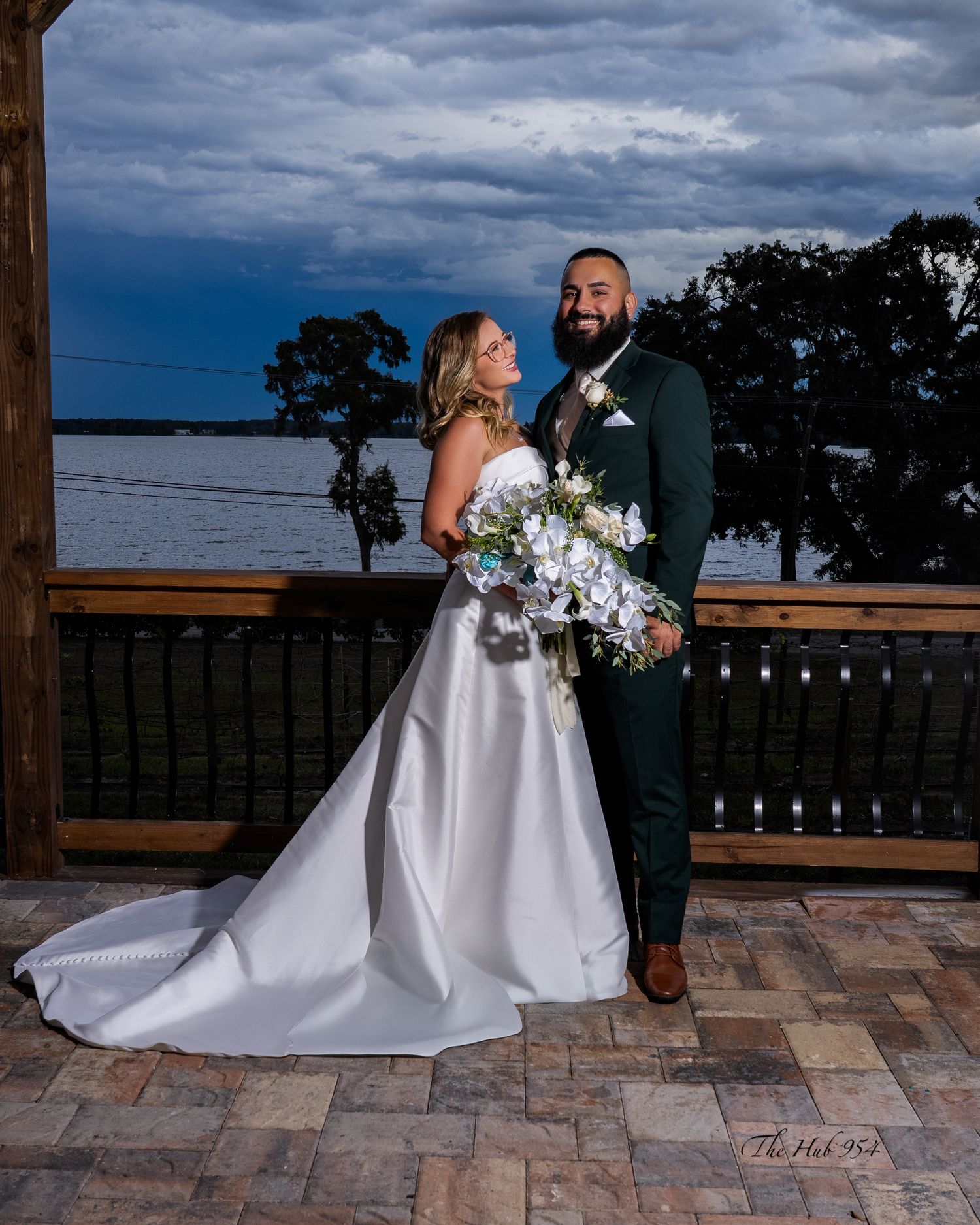 Professional wedding and engagement photography in Tampa, Wesley Chapel, Carrollwood, Brandon, Westchase, Temple Terrace, Davis Islands, Cle