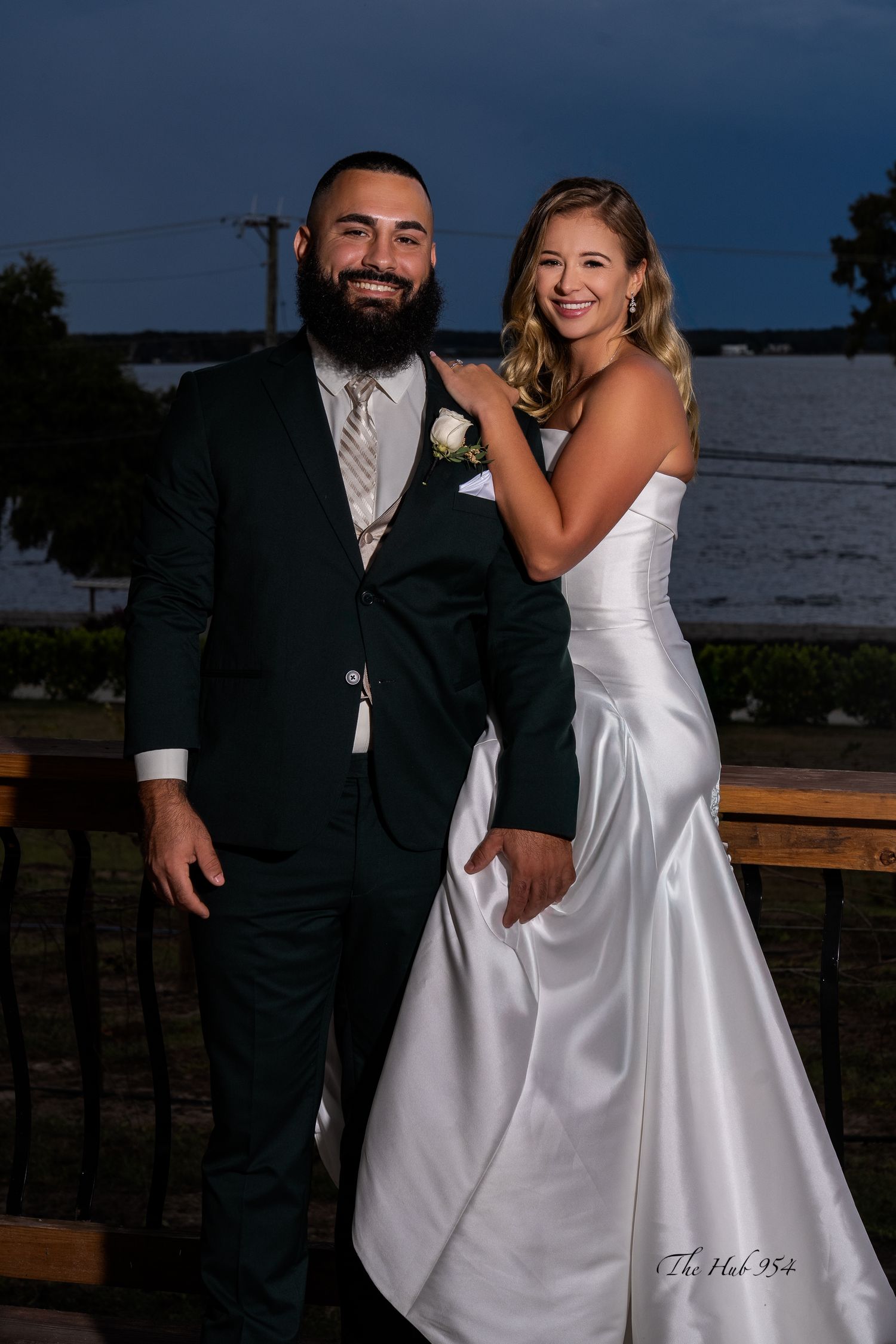 Professional wedding and engagement photography in Tampa, Wesley Chapel, Carrollwood, Brandon, Westchase, Temple Terrace, Davis Islands, Cle
