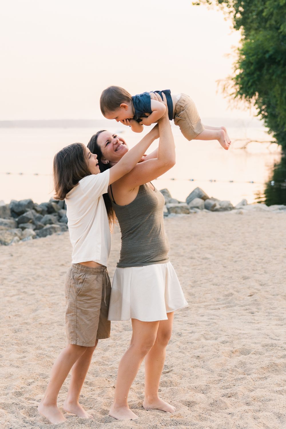 madison wi family photographer lifestyle portraits cinematic documentary summer lake kegonsa stoughton cottage grove water boardwalk beach