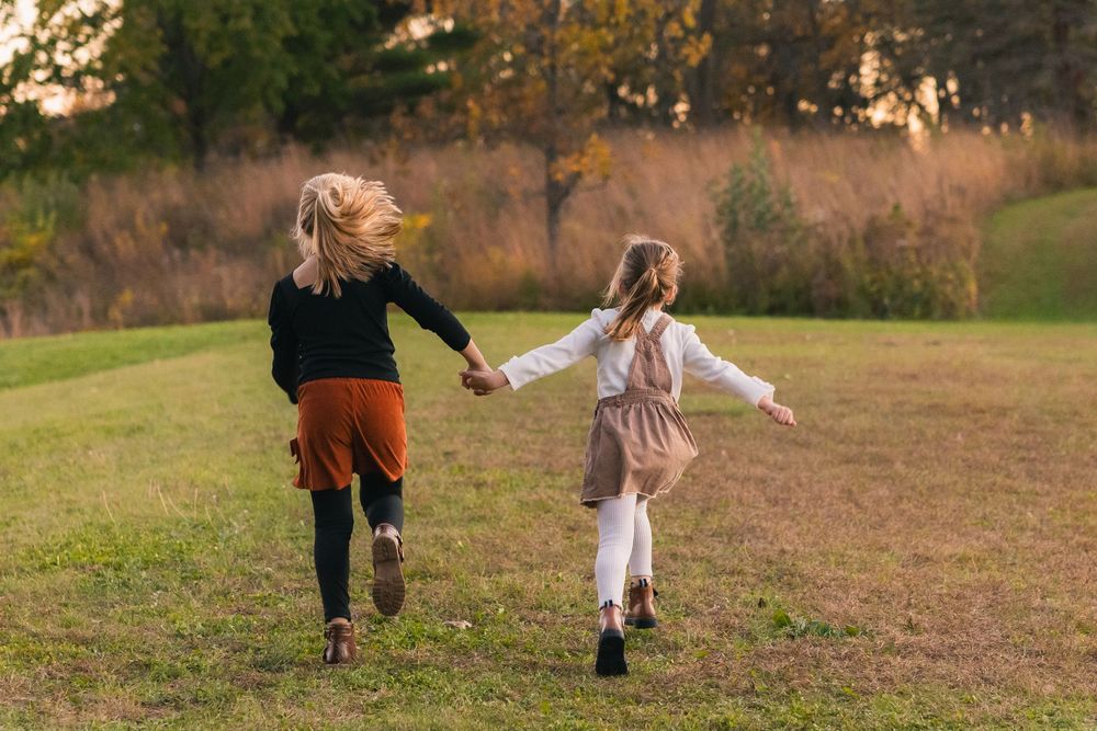 madison wi family photographer lifestyle portraits cinematic documentary verona natural moments kids siblings waunakee cross plains west