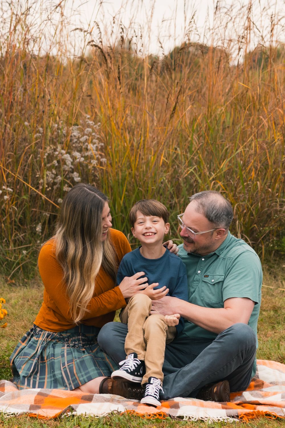 madison wi family photographer lifestyle portraits cinematic documentary verona natural moments kids siblings waunakee cross plains west