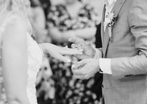 Bruiloft Bruidspaar Trouwring Weert Trouwfoto