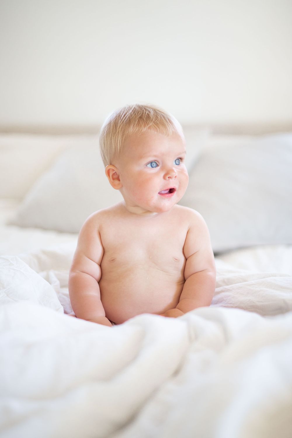 Baby billede, sydfynsk fotograf, hjemme i vante omgivelser. Familie fotografering