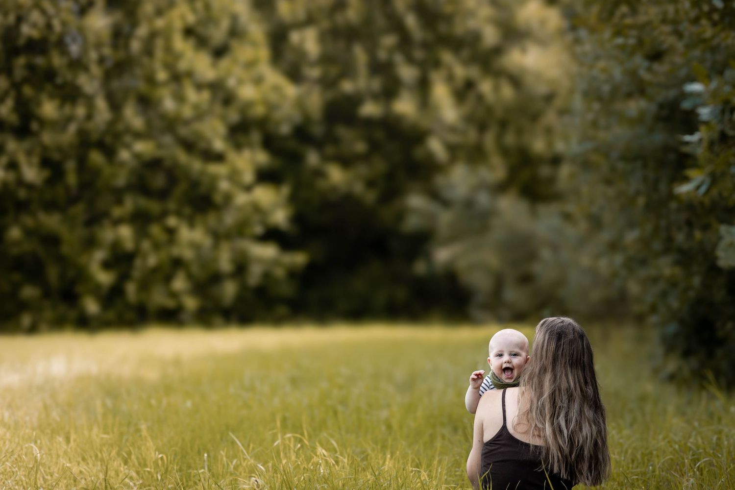Familie fotografering i Atterup, Faxe – naturlig familiefotografering i naturen på Sydsjælland