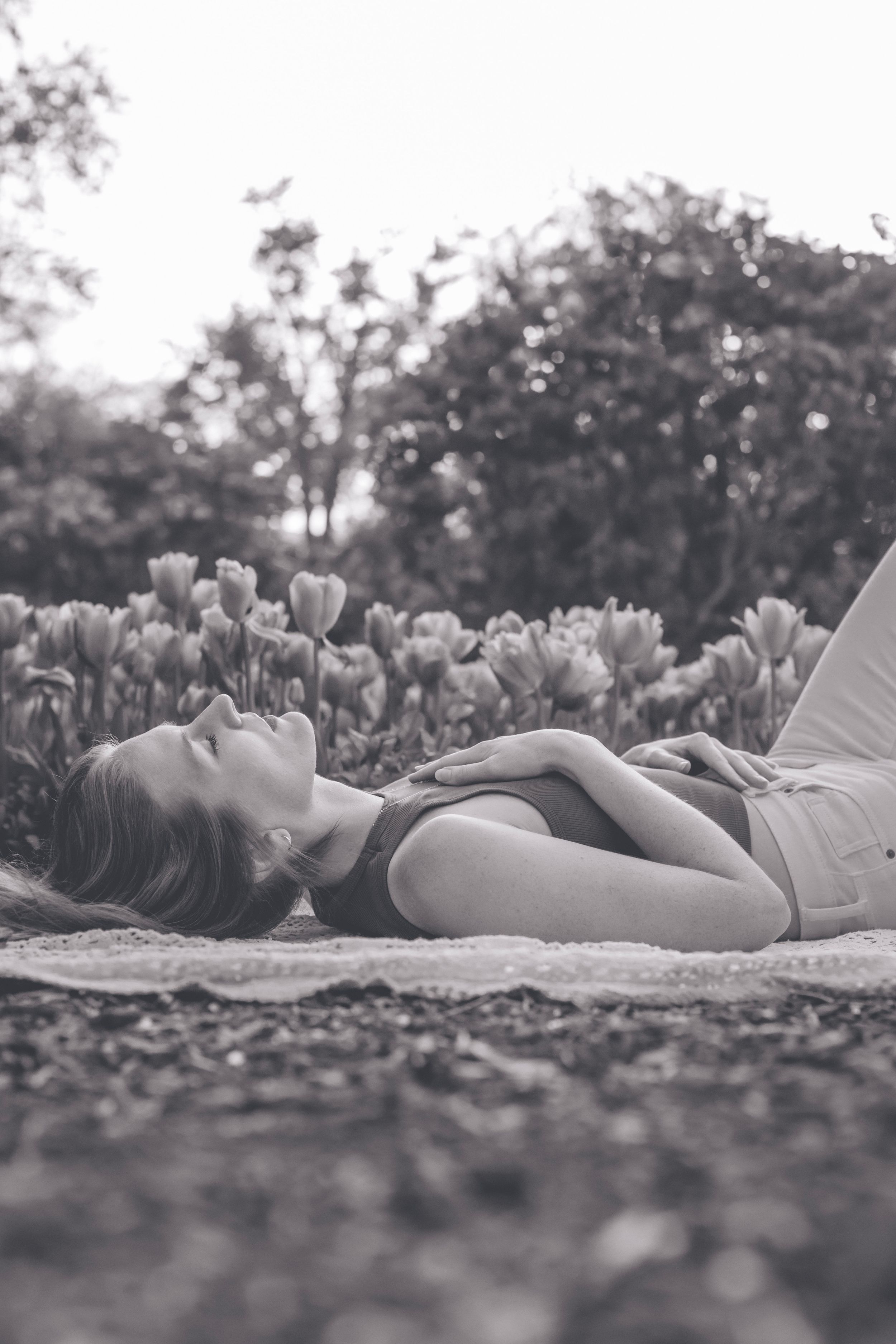branding portraits, lifestyle portraits, outdoor portrait, business photos, headshot, tulips