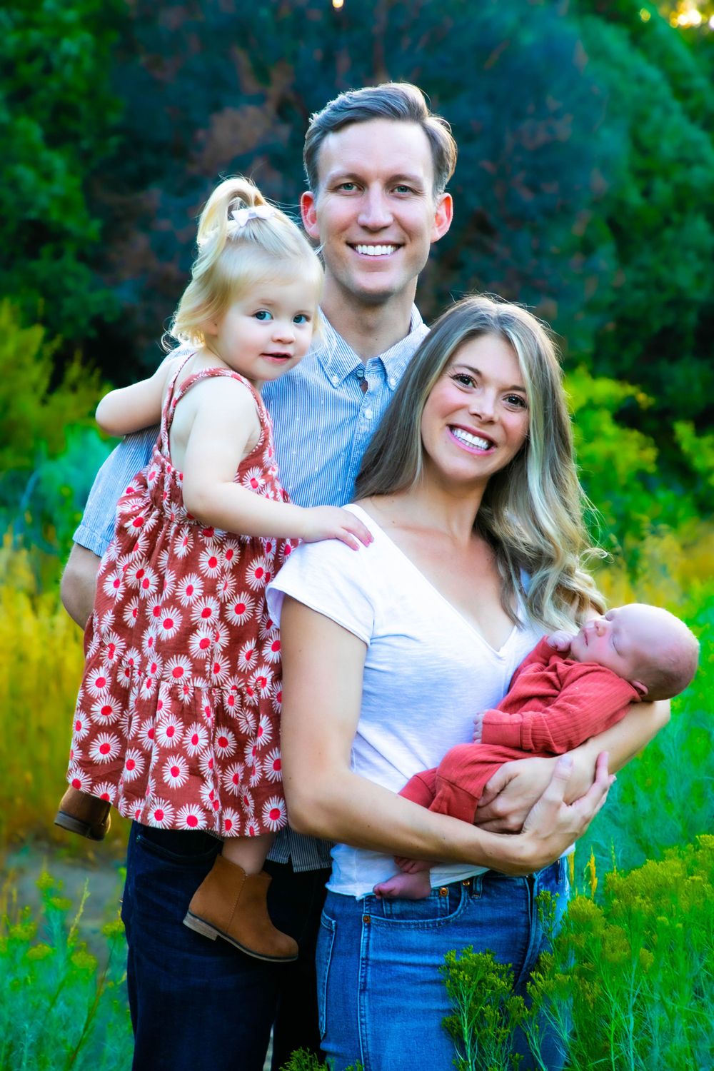 FamilyPhotos8-23-5-Outdoor Family Portraits-DC Barrone Photography-Taos, NM
