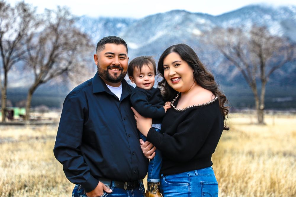 FernandezFamilyPhotos-3-Outdoor Family Portraits-DC Barrone Photography-Taos, NM
