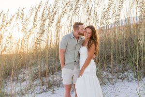 Sea Glass Photography of Navarre, Florida offers stunning lifestyle candids and traditional family portraits in Navarre Beach, Florida.