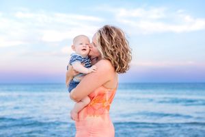 Sea Glass Photography of Navarre, Florida offers stunning lifestyle candids and traditional family portraits in Navarre Beach, Florida.