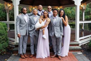 A wedding family and couple portrait with  photographed by Hudson Valley based photographer, Sasha Pierre-Louis