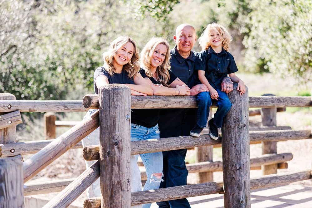 Family Photographer in Simi Valley, Natural light photographer, Outdoor photographer in Simi Valley, Fun family photos, capture the momement