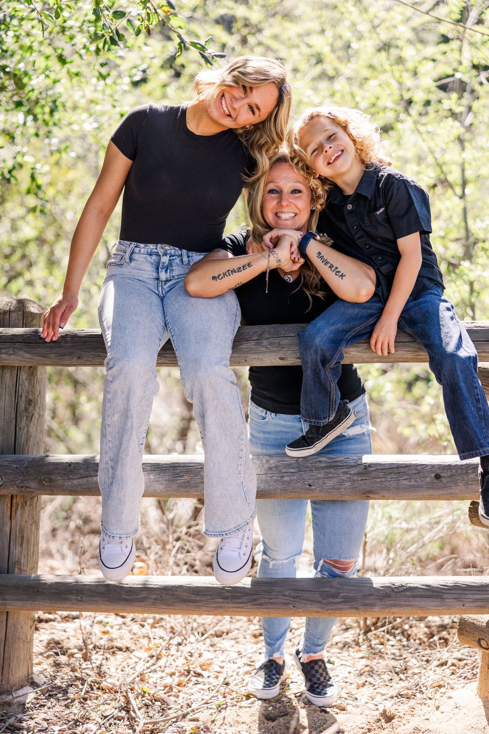 Family Photographer in Simi Valley, Natural light photographer, Outdoor photographer in Simi Valley, Fun family photos, capture the momement