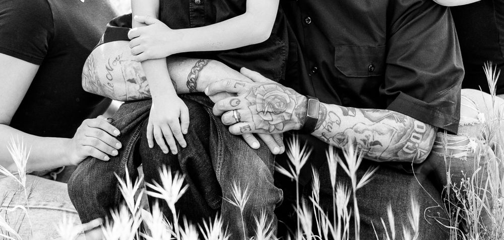 Family Photographer in Simi Valley, Natural light photographer, Outdoor photographer in Simi Valley, Fun family photos, capture the momement