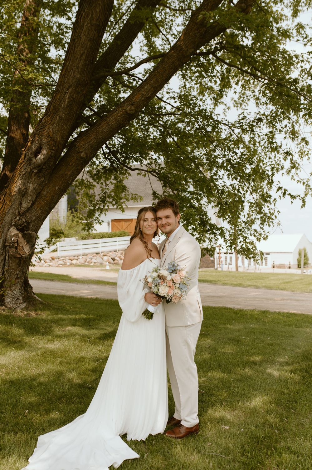 Minnesota Wedding Photographer, Romantic and Authentic Minnesota Photography, Minnesota Couple Photos | Rachel Marie Photography