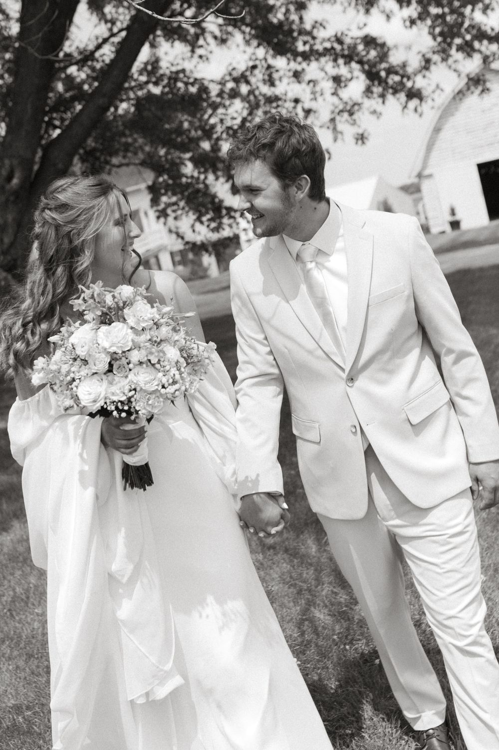 Minnesota Wedding Photographer, Romantic and Authentic Minnesota Photography, Minnesota Couple Photos | Rachel Marie Photography