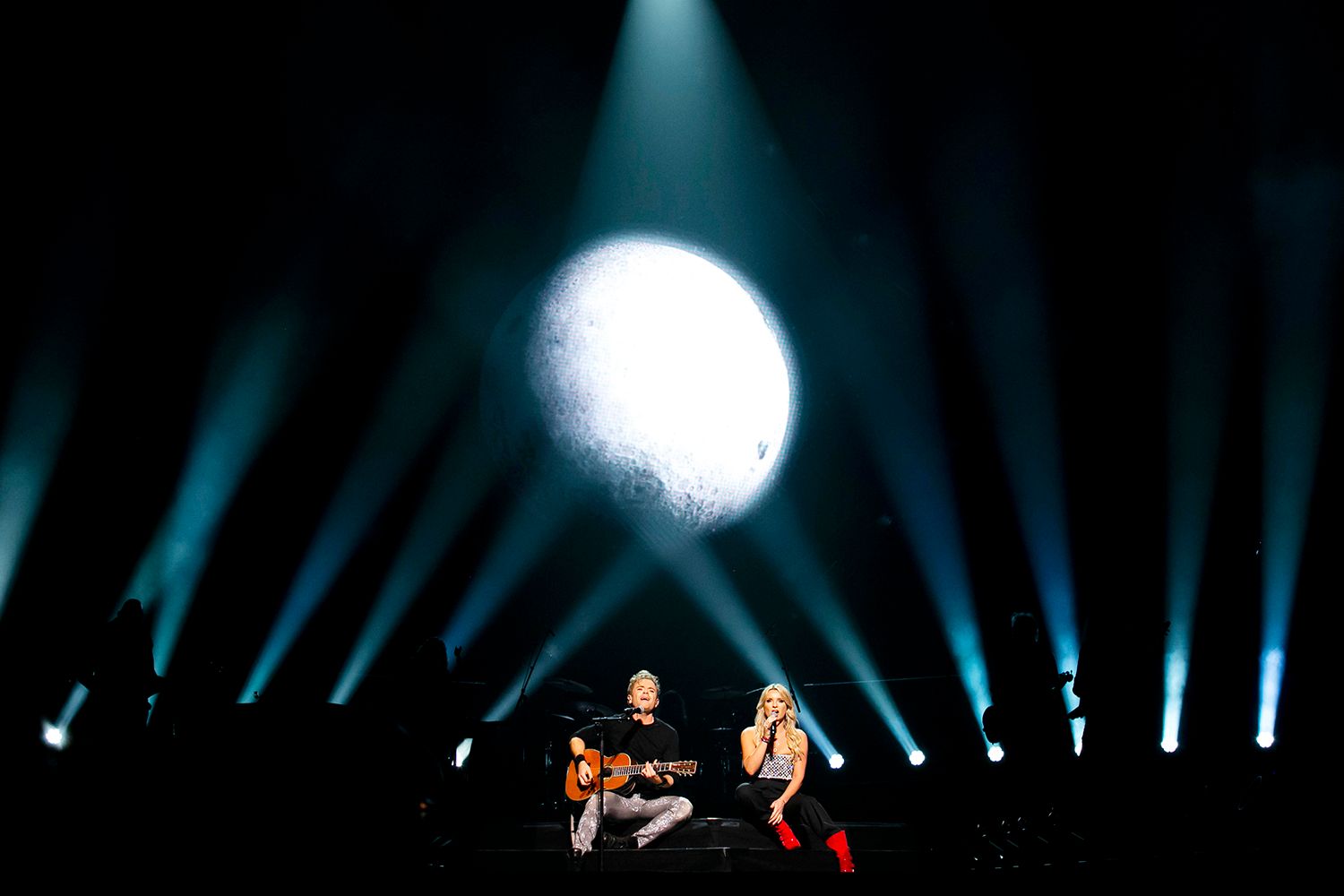 Champions of rock I SAAB arena i Linköping. Peter Johansson och Jenna Lee-james. Fotograf Rebecca Nordin.
